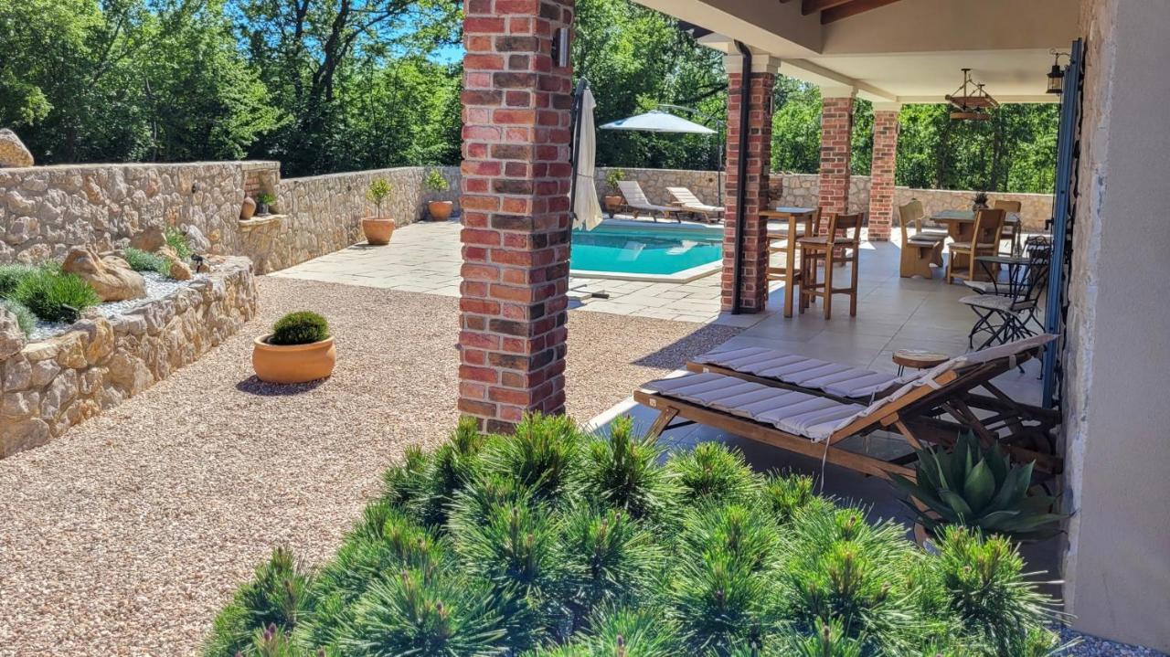 Villa Alara - Charming Villa With Heated Swimming Pool Milohnici Exterior foto
