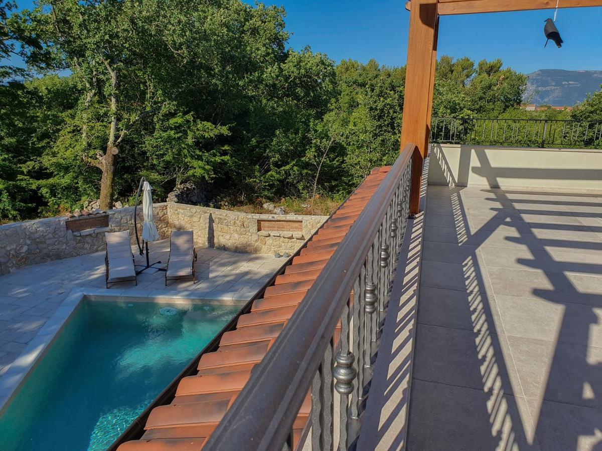 Villa Alara - Charming Villa With Heated Swimming Pool Milohnici Exterior foto